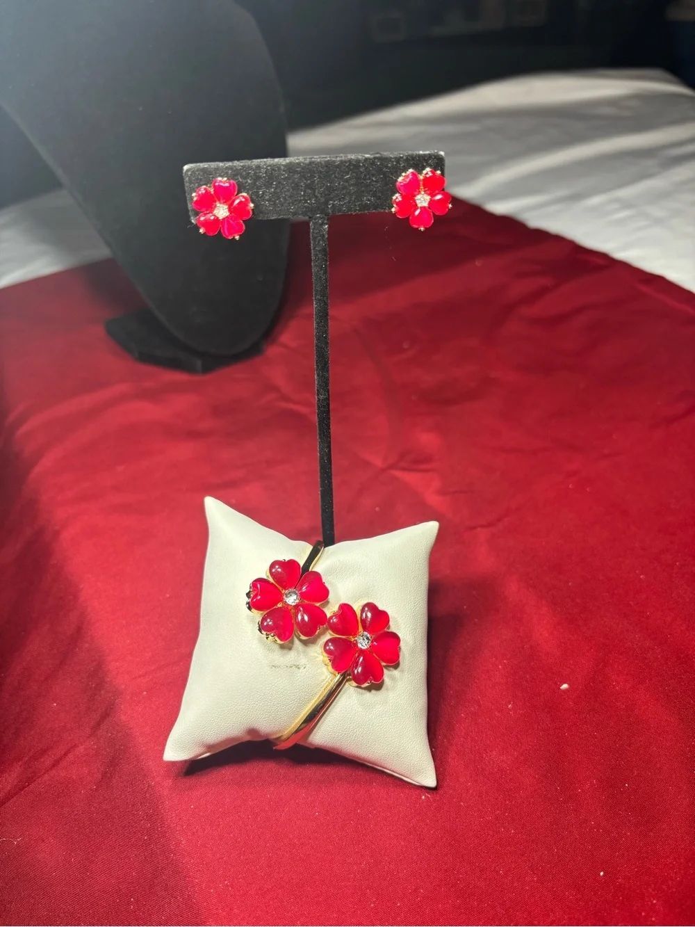 New Red Floral Jewelry Set - Women's Flower Stud Earrings and Bracelet